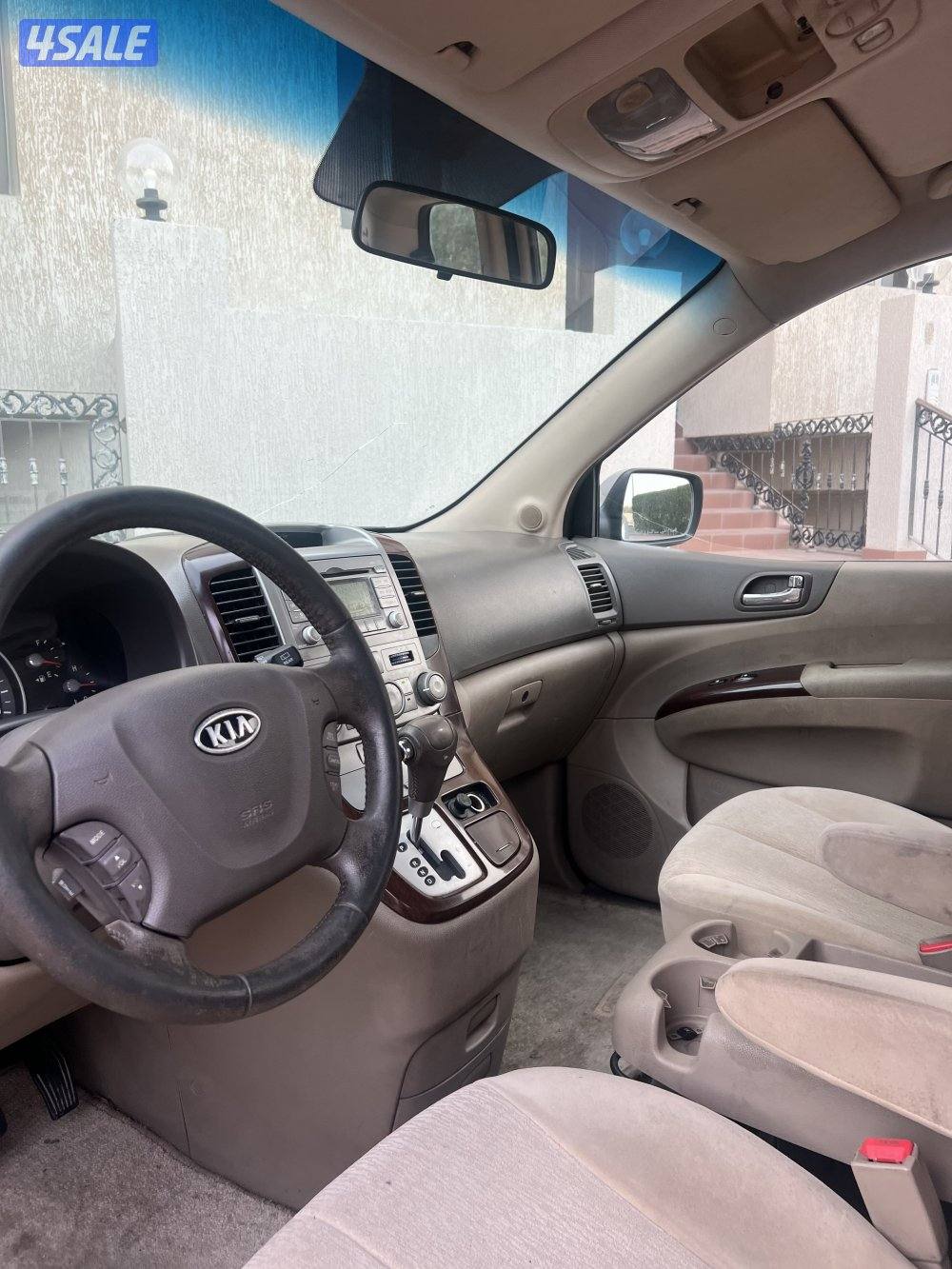 للبيع جيب كيا كرنفال موديل 2010 عداد 214 بحالة جيدة5