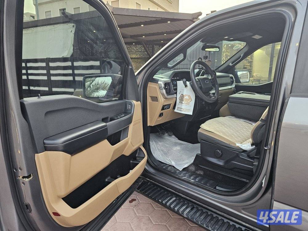 للبيع وانيت فورد f150 غمارتين دبل قير6