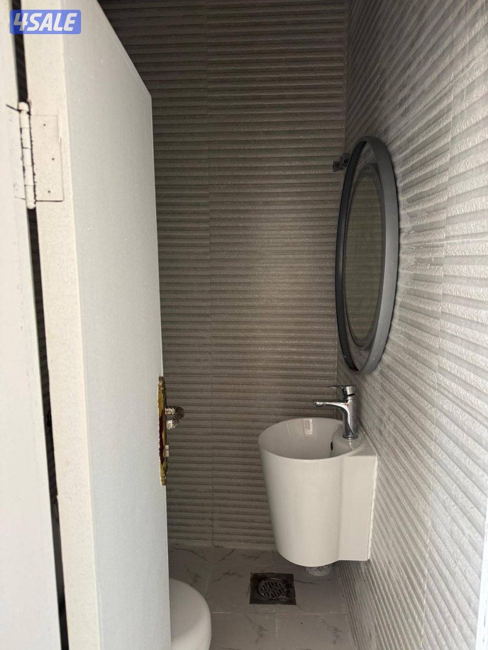 شقة في هدية نظيفة و شقة في العقيله تشطيب سوبر5