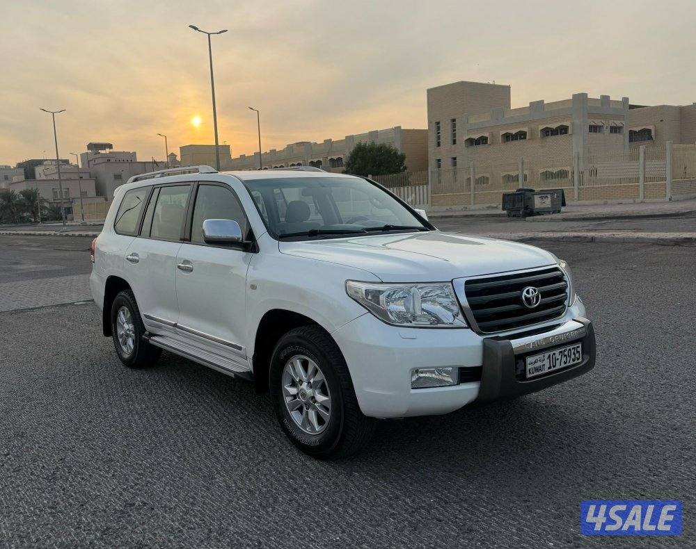 لاندكروزر 2011 صبغ الوكاله ماعدا قطعه0