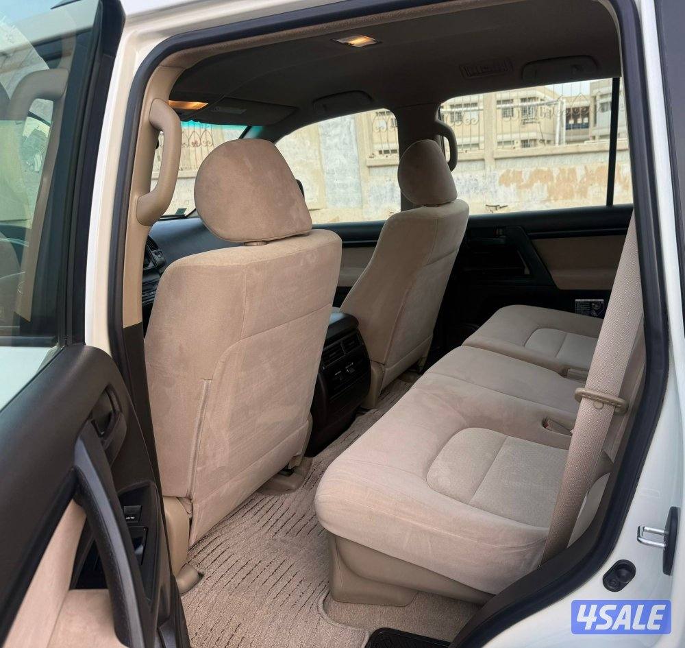 لاندكروزر 2011 صبغ الوكاله ماعدا قطعه2