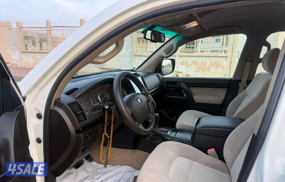 لاندكروزر 2011 صبغ الوكاله ماعدا قطعه5