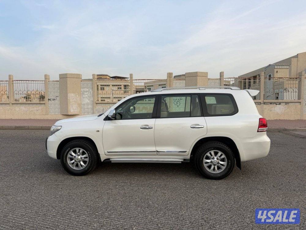 لاندكروزر 2011 صبغ الوكاله ماعدا قطعه6