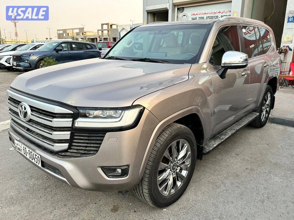 لاند كروزر VX  وارد الساير ماشي 73 الف كم صبغ الوكالة شرط الفحص2