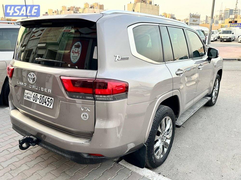 لاند كروزر VX  وارد الساير ماشي 73 الف كم صبغ الوكالة شرط الفحص4