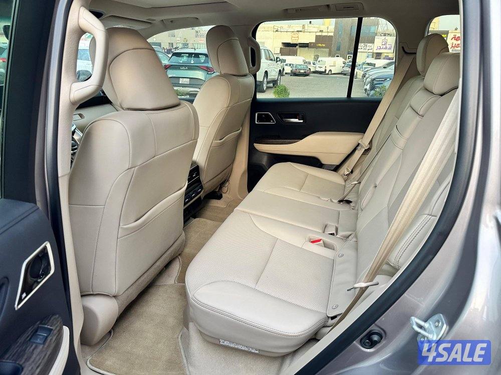 لاند كروزر VX  وارد الساير ماشي 73 الف كم صبغ الوكالة شرط الفحص8