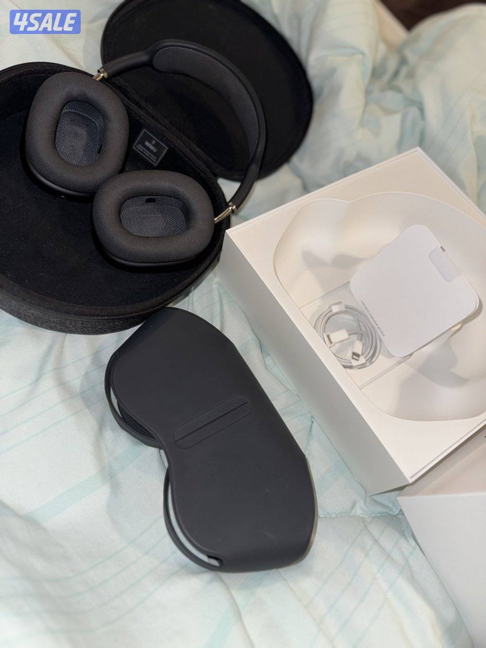 Apple AirPods max  14