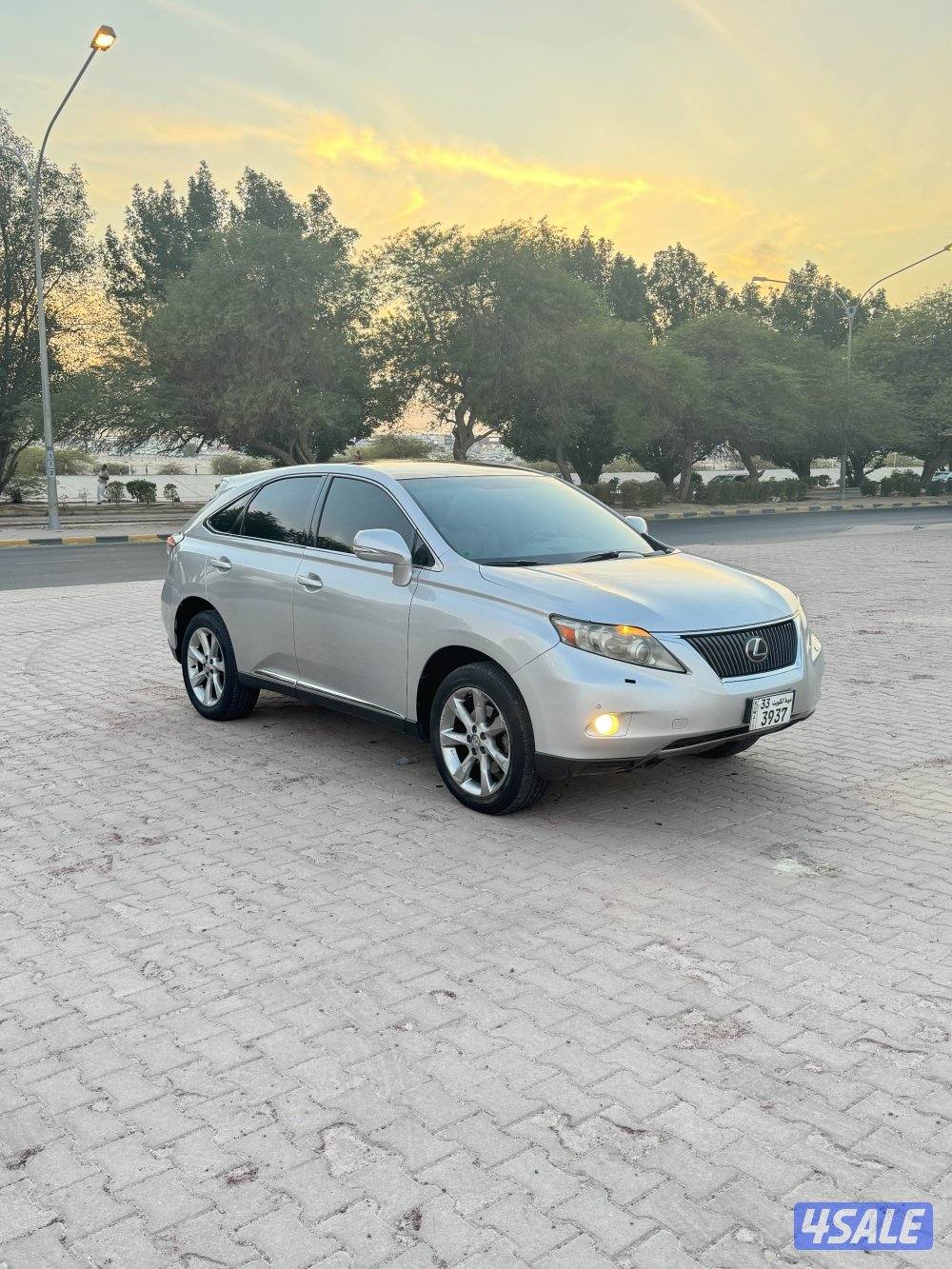 للبيع لكزس RX350 موديل 2009 اعلا درجه الفل2