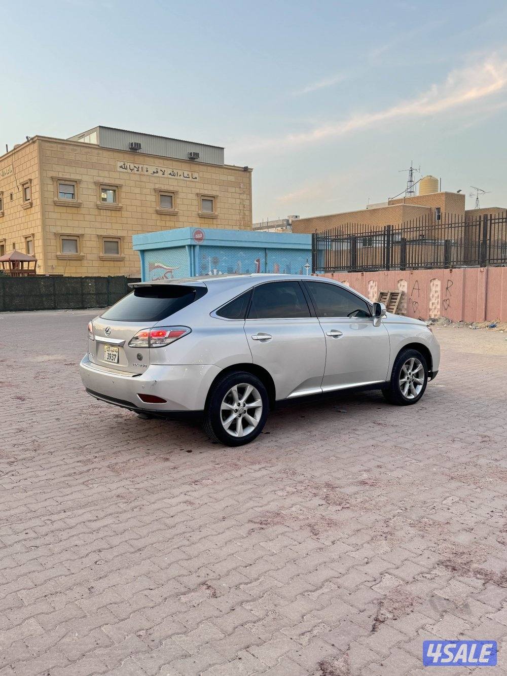 للبيع لكزس RX350 موديل 2009 اعلا درجه الفل3