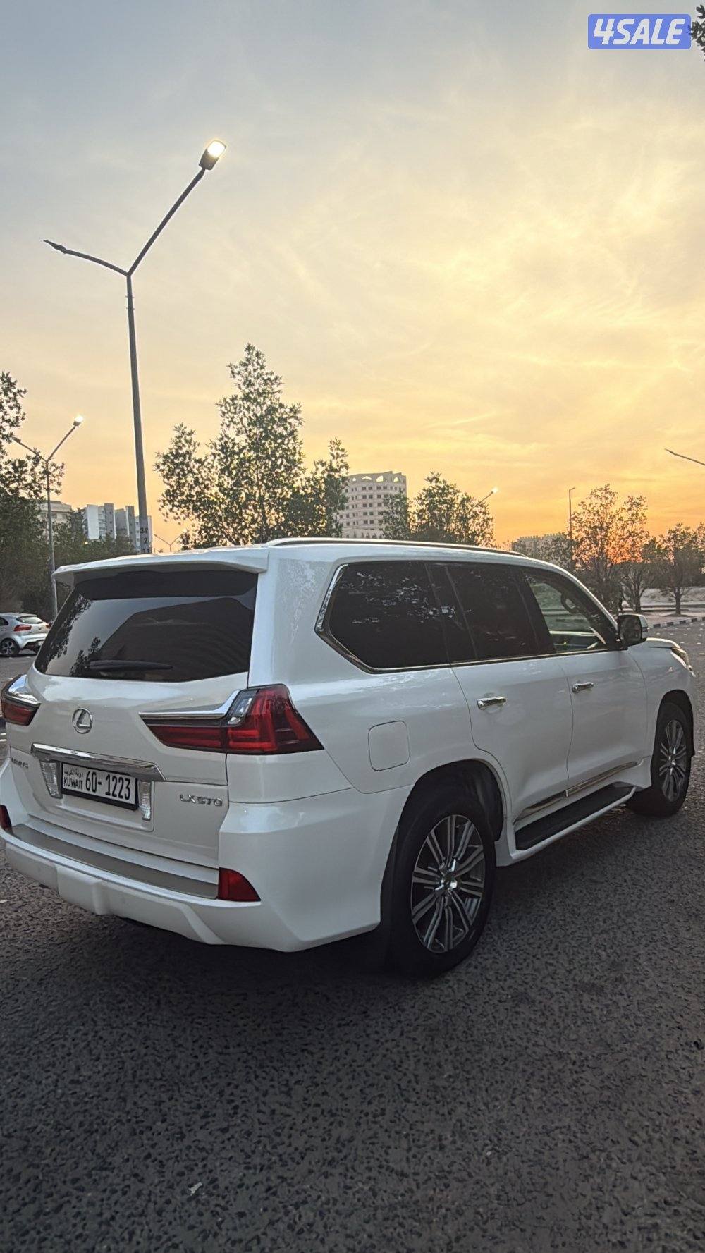جيب لكزس LX570 موديل 20161