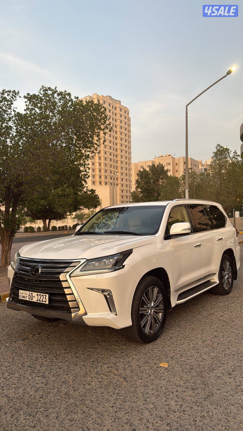 جيب لكزس LX570 موديل 20163