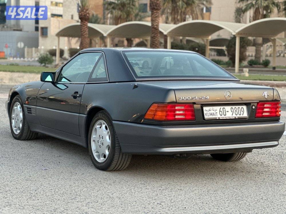 للبيع مرسيدس SL300 ماشي ٨٨ الف كيلو وارد البشر3