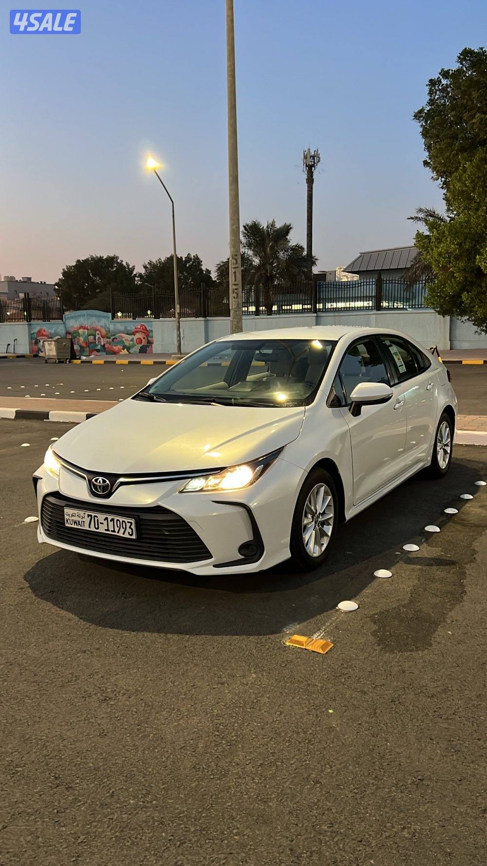 للبيع كرولا الساير  موديل 2023  عداد 25 صبغ والوكاله2