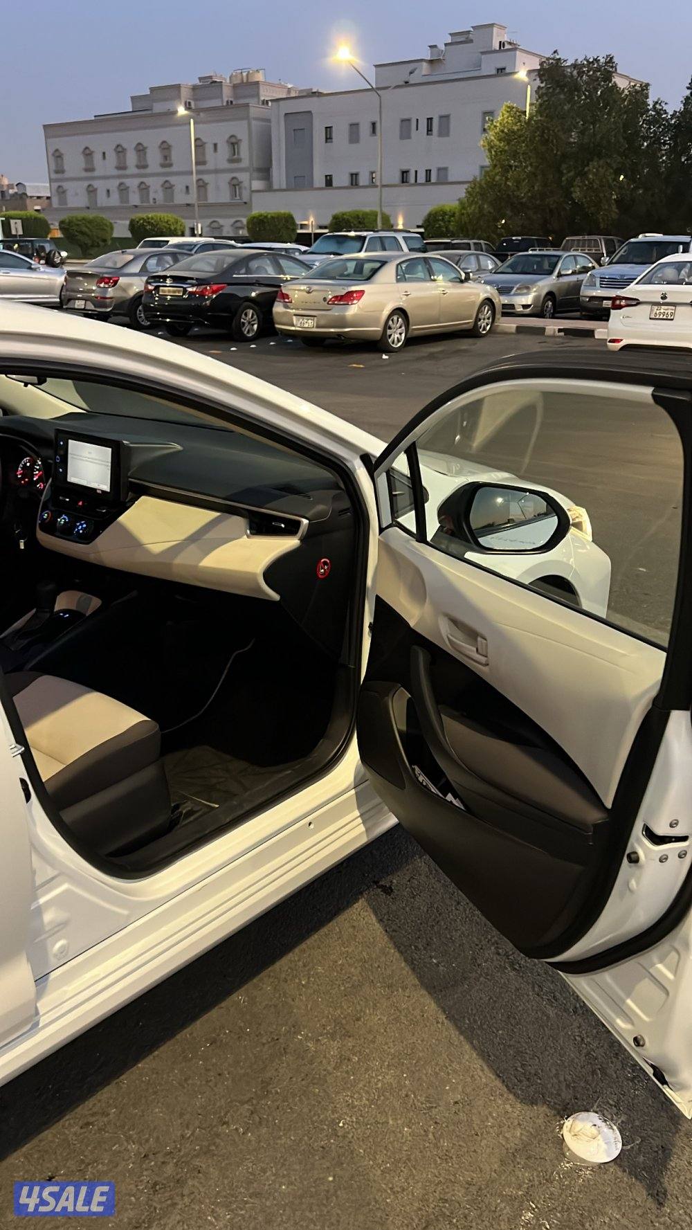 للبيع كرولا الساير  موديل 2023  عداد 25 صبغ والوكاله6