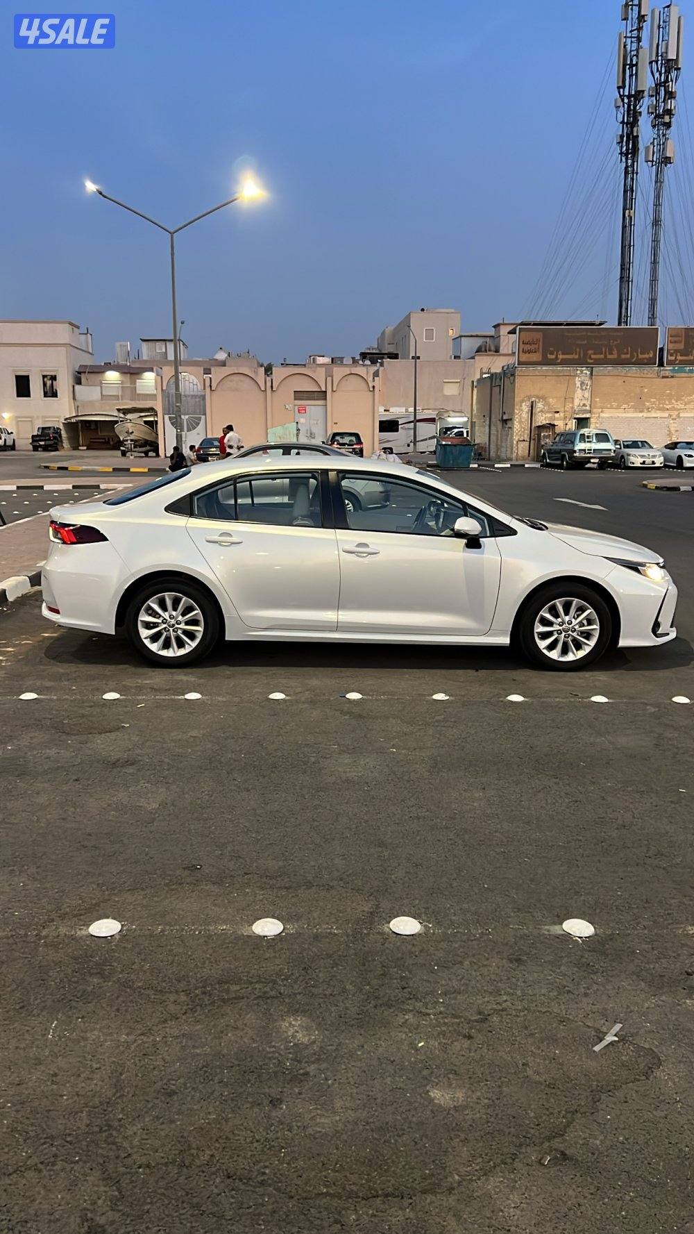 للبيع كرولا الساير  موديل 2023  عداد 25 صبغ والوكاله7