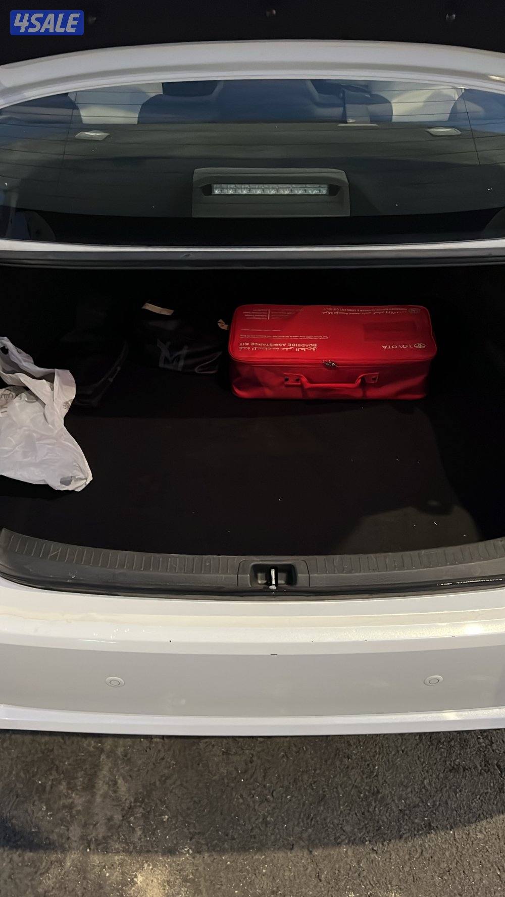 للبيع كرولا الساير  موديل 2023  عداد 25 صبغ والوكاله8