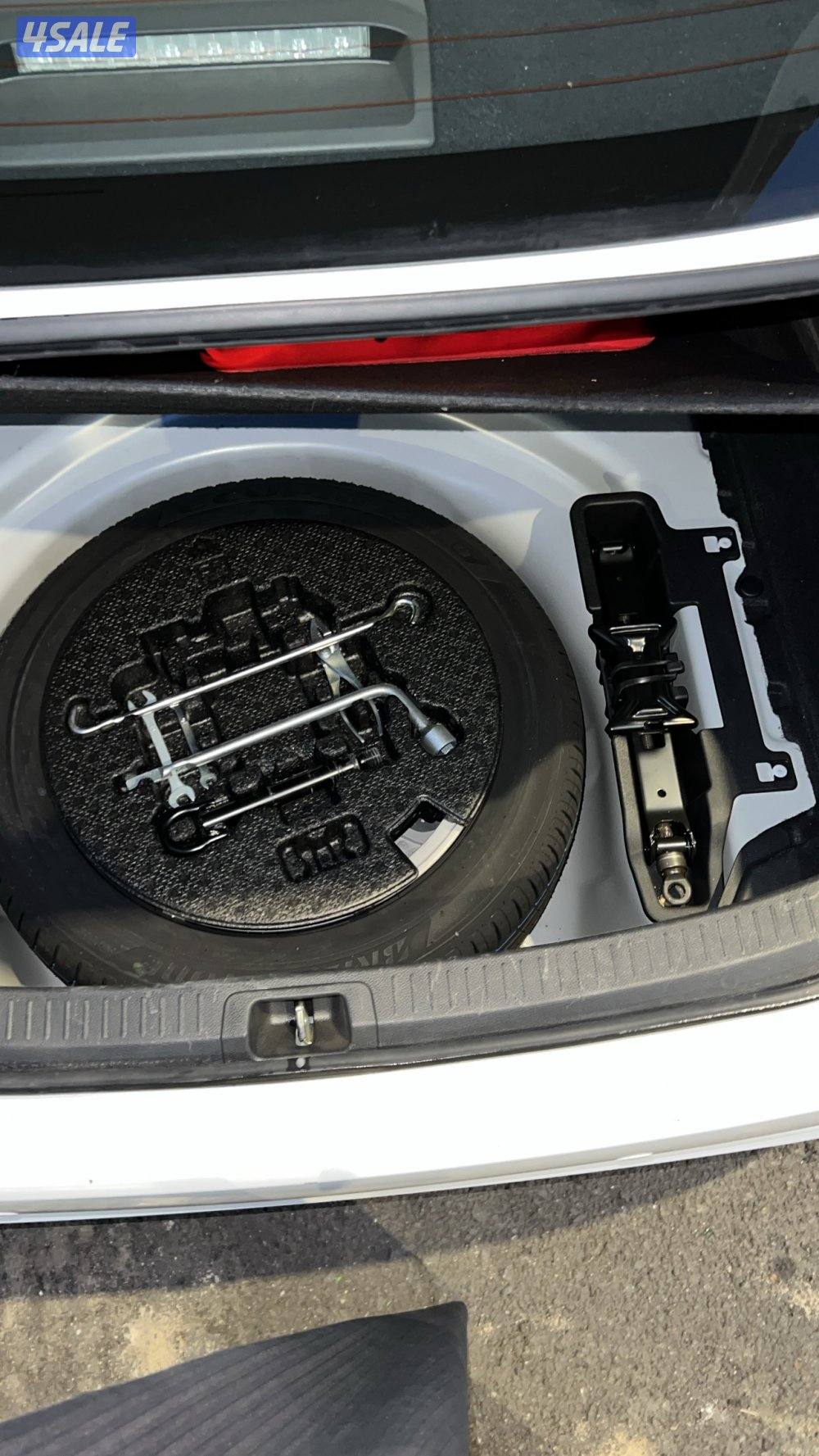 للبيع كرولا الساير  موديل 2023  عداد 25 صبغ والوكاله14