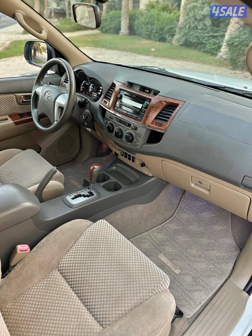 للبيع فورتنر موديل 2013 ماشي 94 الف صبغ الوكاله وارد الساير 4 سلندر7