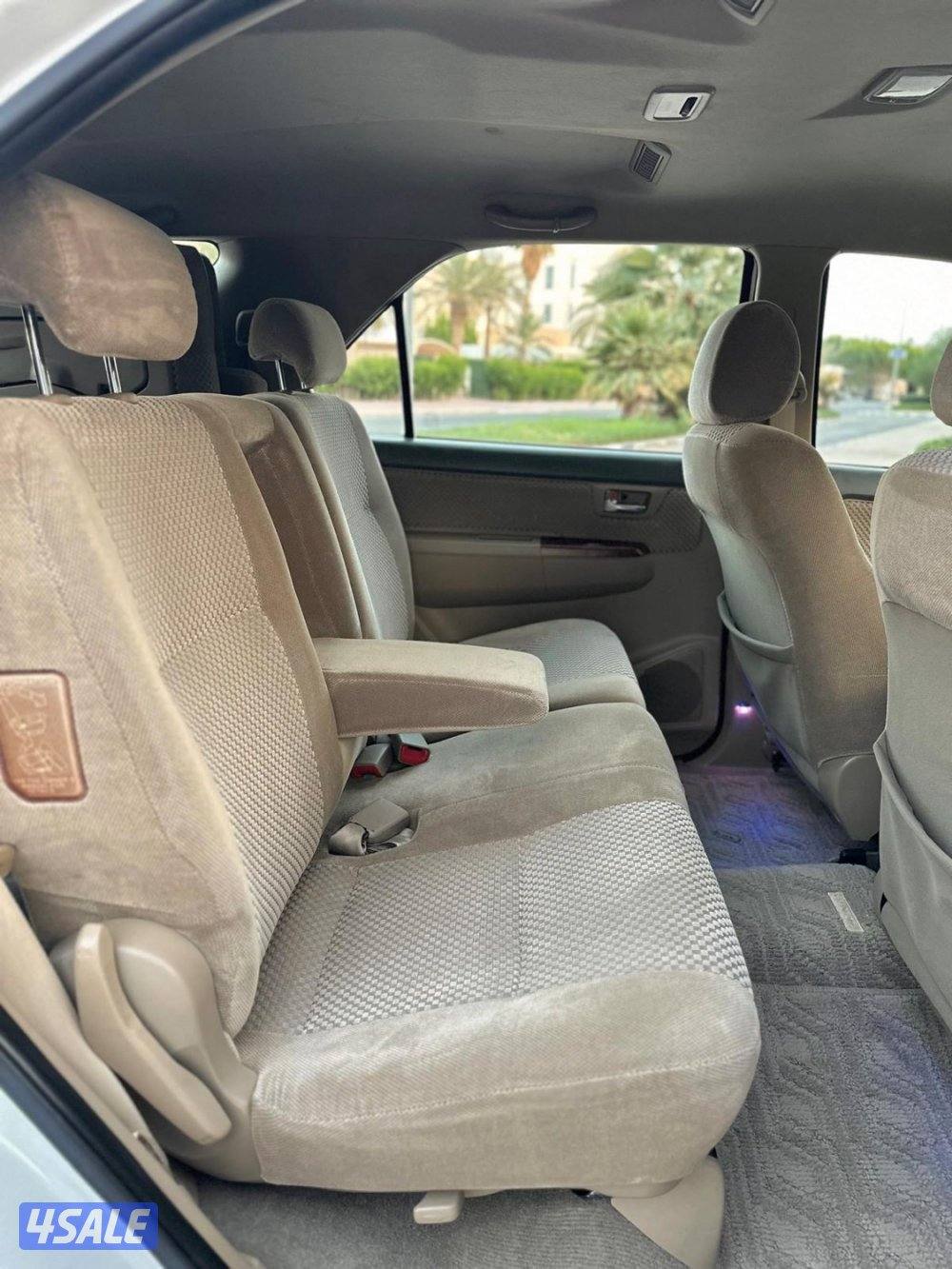 للبيع فورتنر موديل 2013 ماشي 94 الف صبغ الوكاله وارد الساير 4 سلندر9