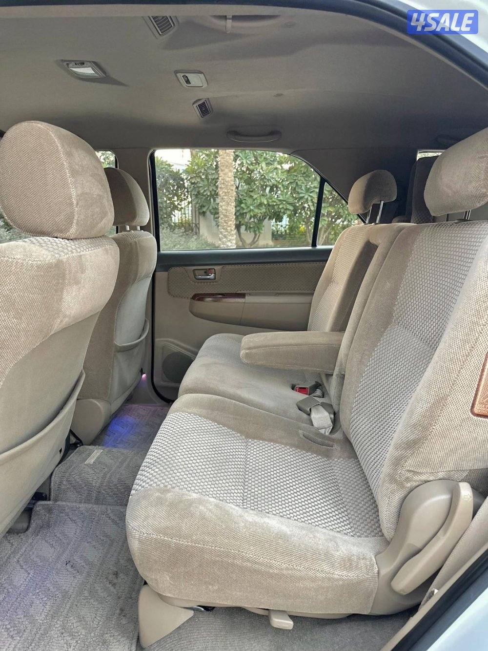 للبيع فورتنر موديل 2013 ماشي 94 الف صبغ الوكاله وارد الساير 4 سلندر8