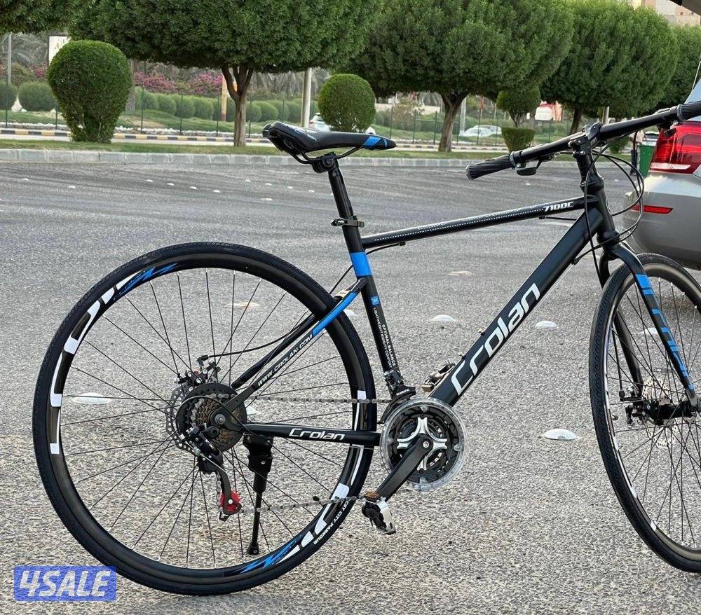 قواري سباقات عندي منه ١٠ اللون ابيض وازرق سعره بل سوق حول ال ١٠٠2