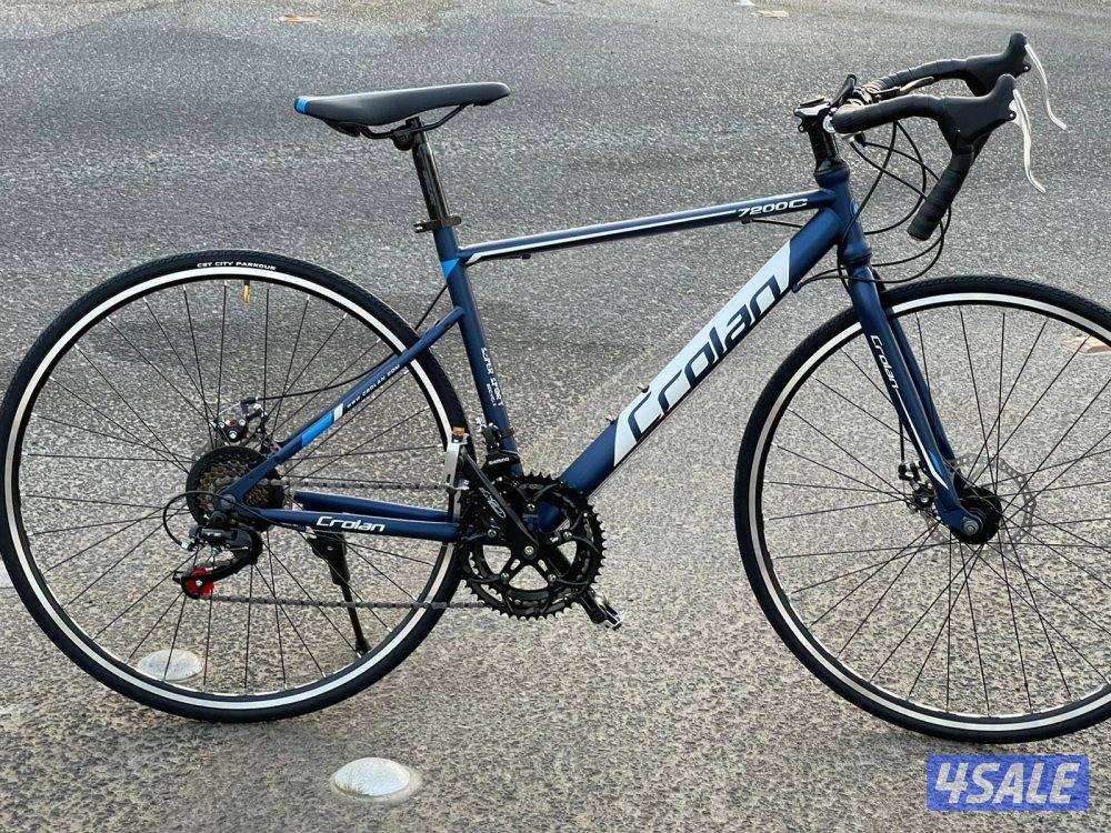 قواري سباقات عندي منه ١٠ اللون ابيض وازرق سعره بل سوق حول ال ١٠٠3