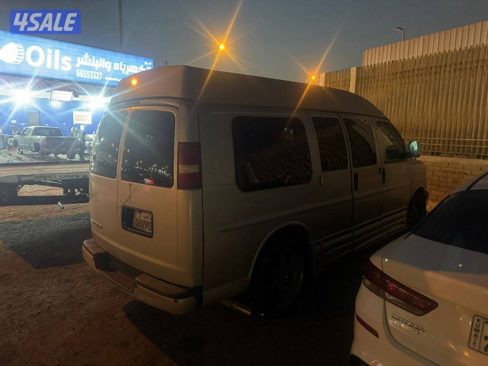 للبيع فان سافانا GMC6