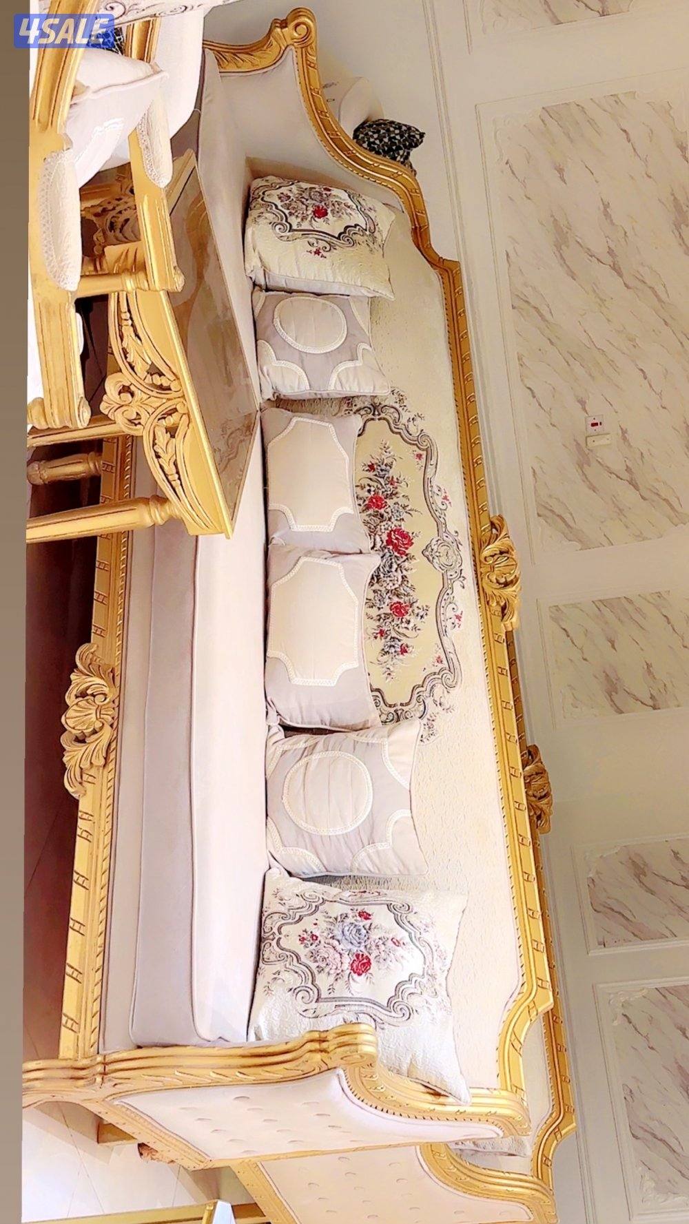 للبيع طقم بحاله جديده0