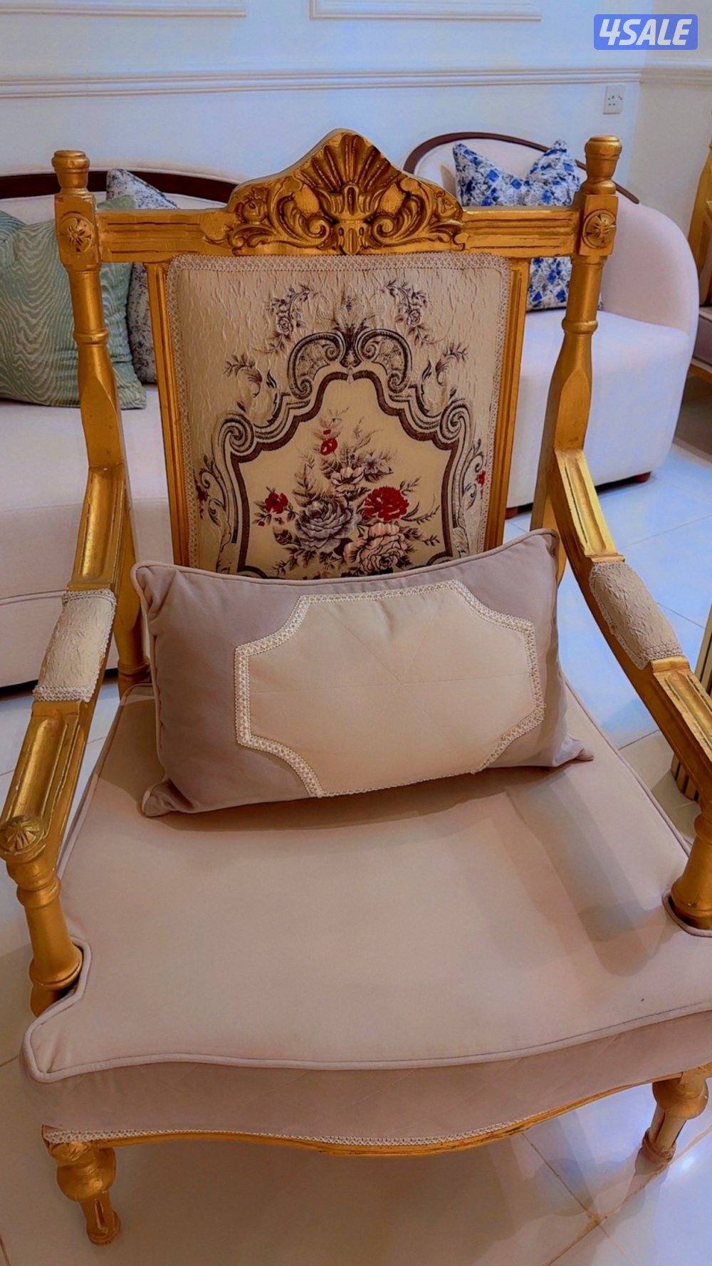 للبيع طقم بحاله جديده1