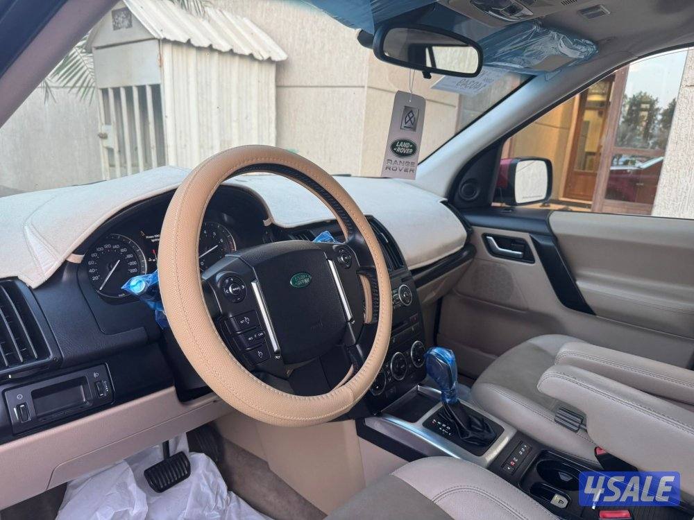 جيب لاندروفر موديل 201515