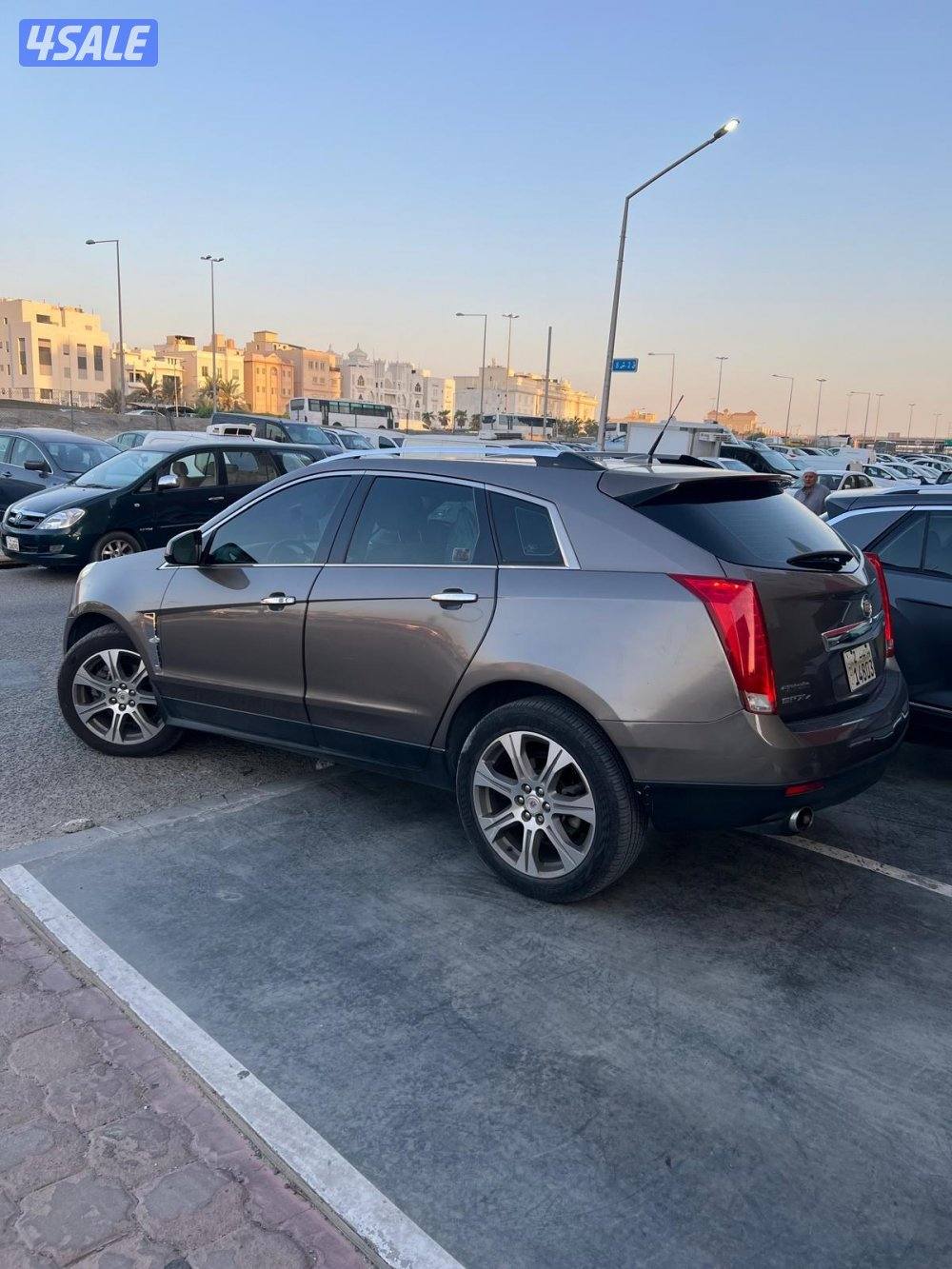 فل أوبشن 2012 SRX للبيع كاديلاك1