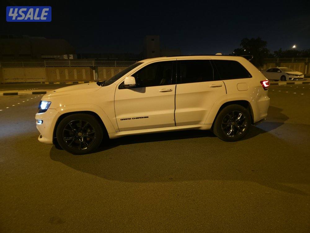 قراند شروكي srt8 2015 ماشي ١٧٥ الف1