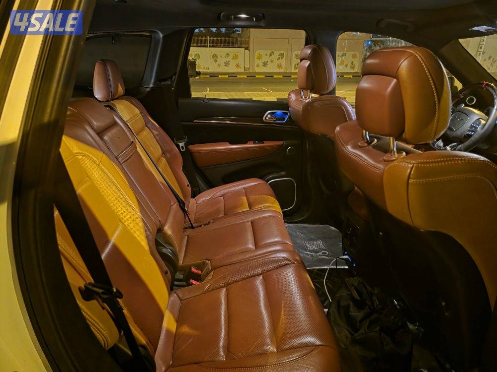 قراند شروكي srt8 2015 ماشي ١٧٥ الف6