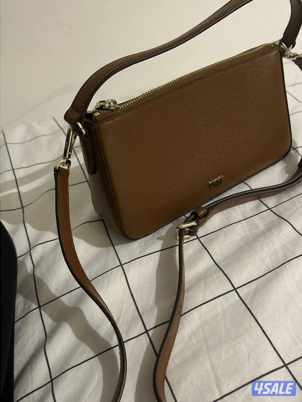 جنطة DKNY جديده استعمال مرتين بس2