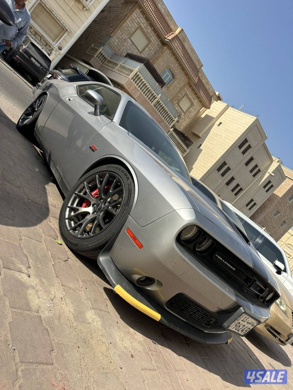 دوج‌ تشالجر اس آر تی 8  2015  اللون رمادی  ماشی 150 الف  السعر 72000