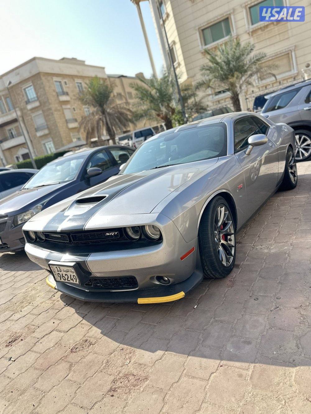 دوج‌ تشالجر اس آر تی 8  2015  اللون رمادی  ماشی 150 الف  السعر 72002