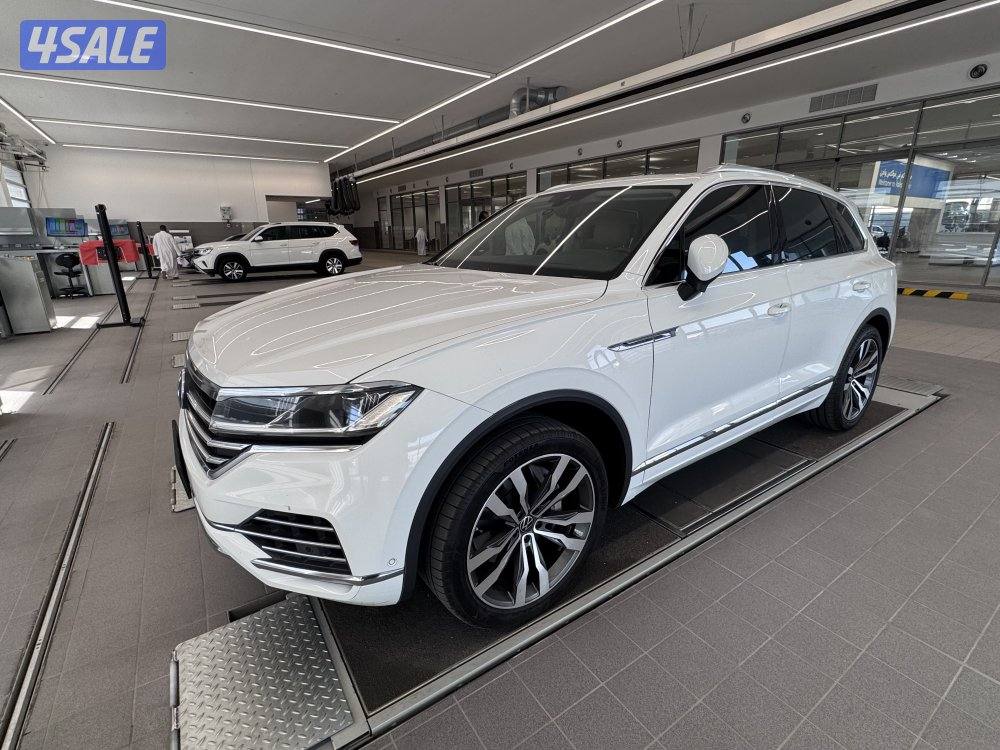 للبيع طوارق موديل 2019 كامل المواصفات أعلى درجه وبحاله نادرة2