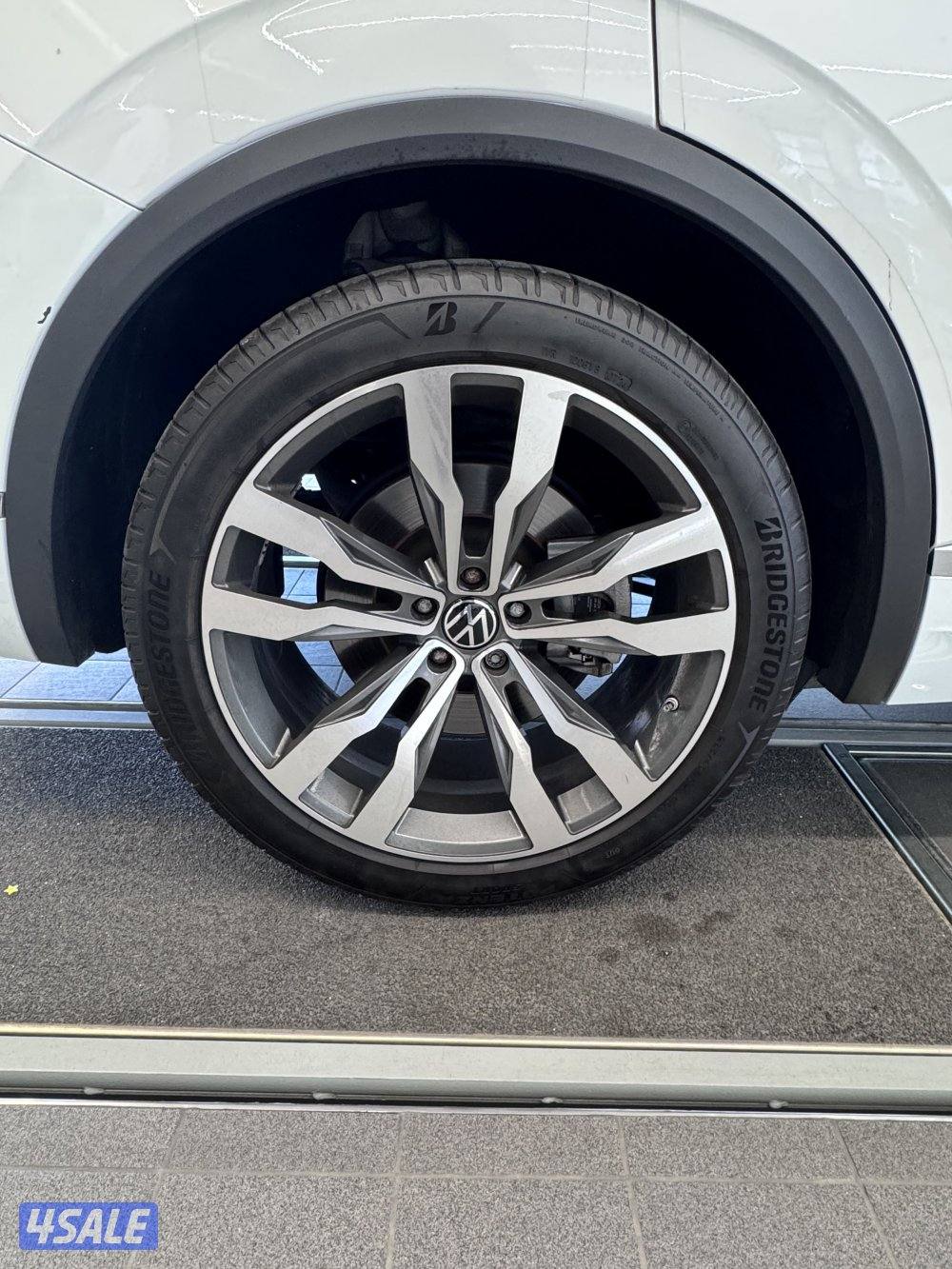 للبيع طوارق موديل 2019 كامل المواصفات أعلى درجه وبحاله نادرة7