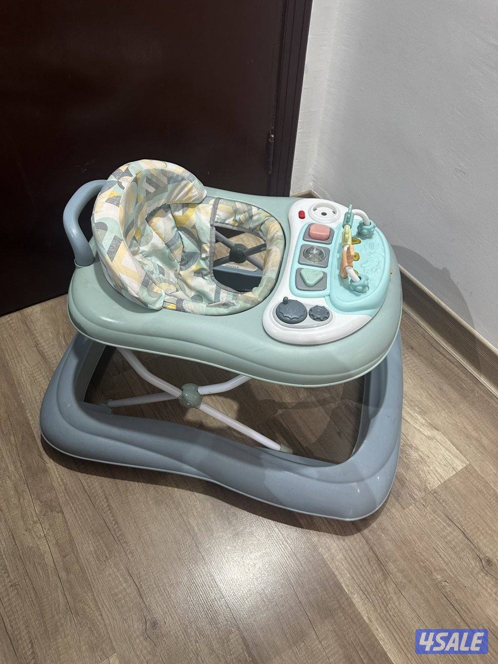 مشايه اطفال من سينتر بوينت بحاله ممتازه البيع لعدم الحاجه1