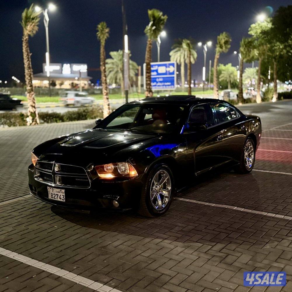 شارجر 2012 بحالة ممتازه داخليه احمر عداد 190 سيرفس منتظم2