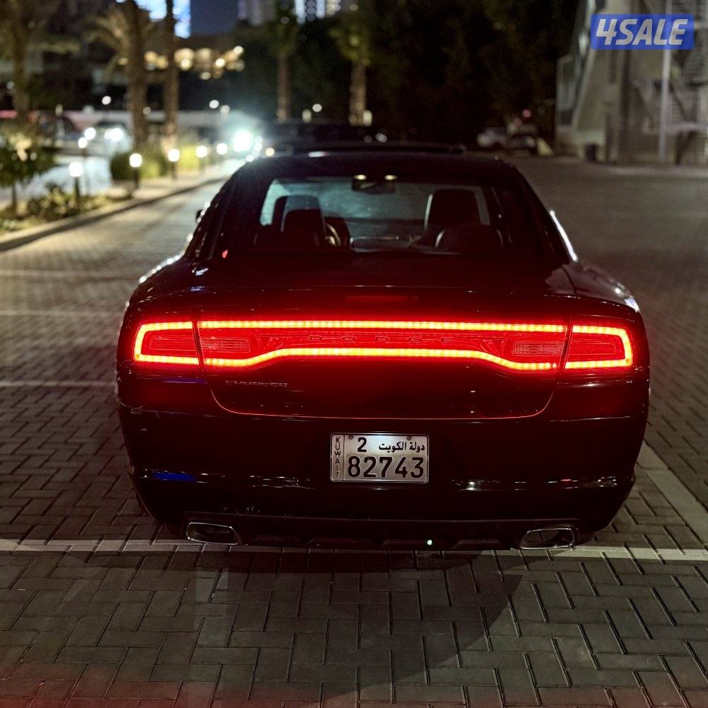 شارجر 2012 بحالة ممتازه داخليه احمر عداد 190 سيرفس منتظم4