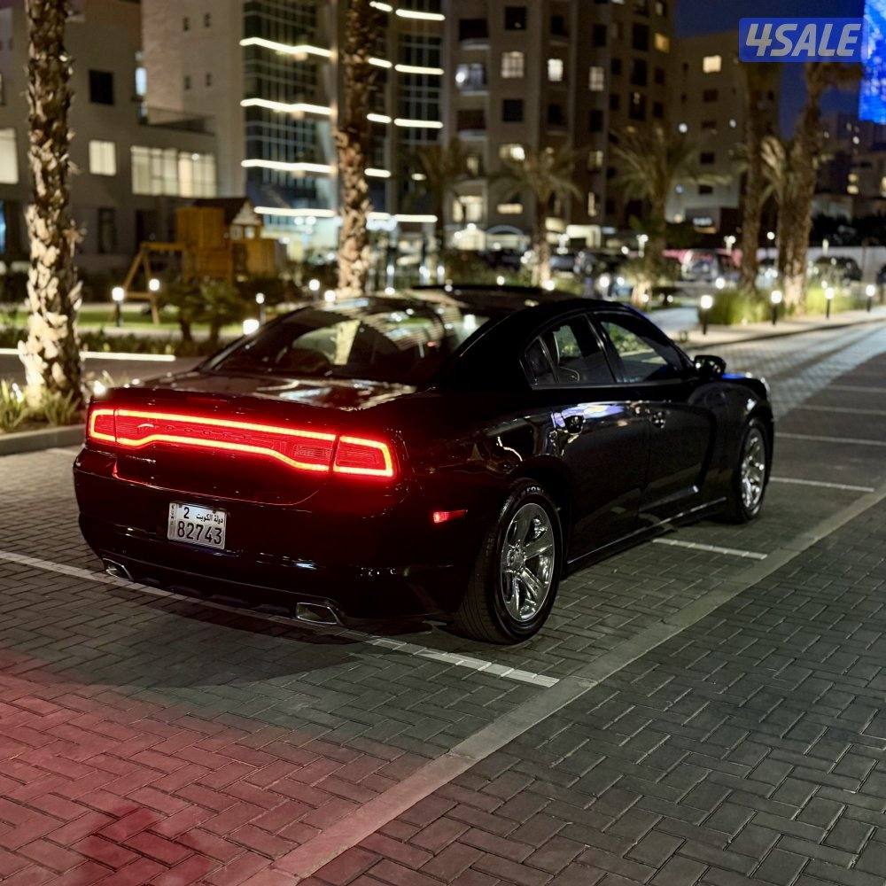 شارجر 2012 بحالة ممتازه داخليه احمر عداد 190 سيرفس منتظم5