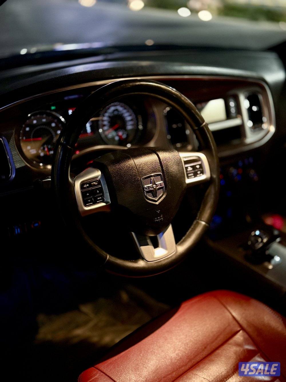 شارجر 2012 بحالة ممتازه داخليه احمر عداد 190 سيرفس منتظم7