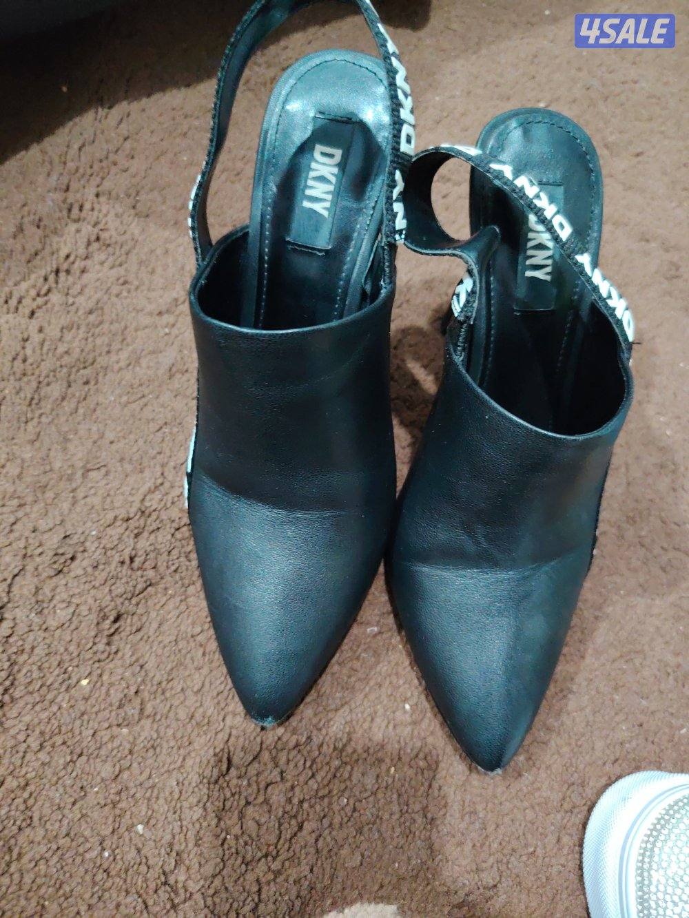 حذاء DKNY اسود جلد استعمال خفيف1