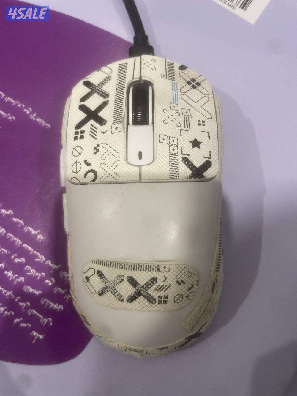 بيسي للبيع + شاشه + ماوس + كيبورد + مكسر+ ومايك+ ستاند مايك+ طاوله حرف9