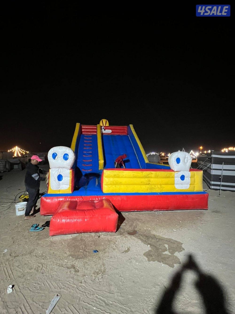 للبيع نطاطيه مع ماكينتين  12طول عرض 6 والارتفاع 8ملاحظه شرط النظافه3