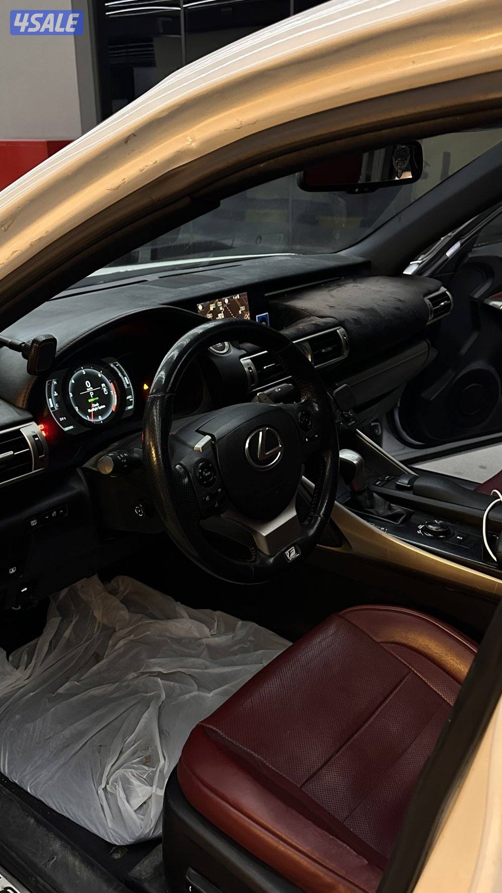 للبيع لكزس سبورت is3501