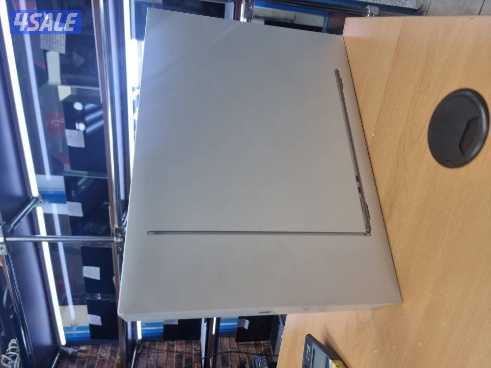 للبيع ماك بوك برو M5 M4 جديد مصكر بالكرتون بحجم 14 بوصة و 15 و 138