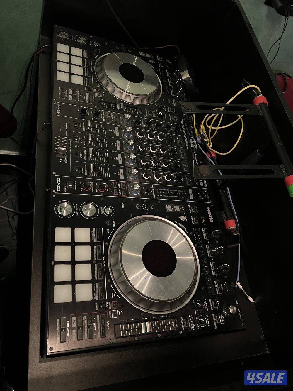 للبيع سماعات وديجي وليزر djsz24