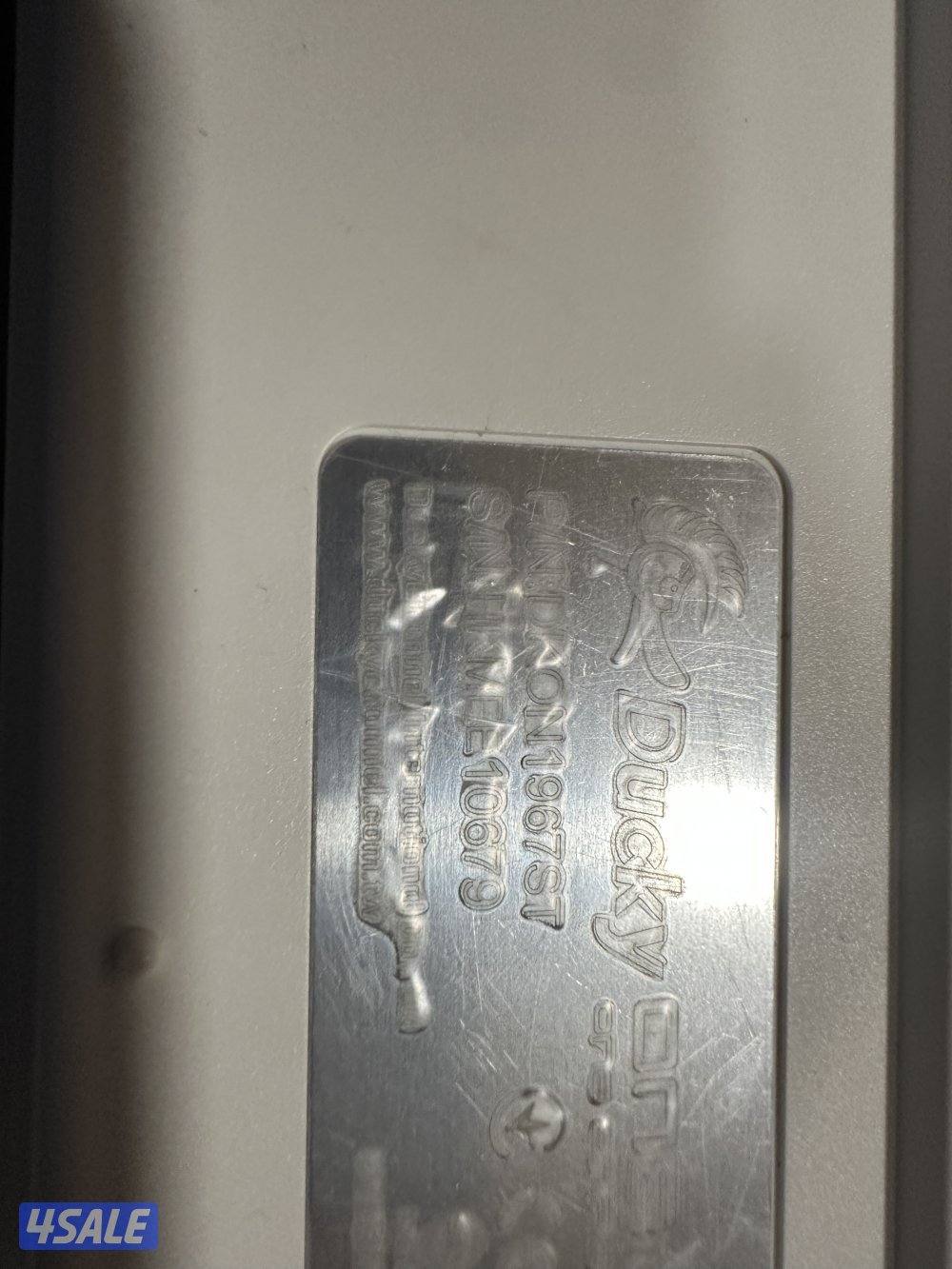 كيبورد دكي مني ٢ بلو سويتش وماوس قلوريس موديل o الحجم الكبير4